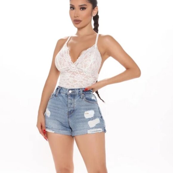 Celebrity Pink High Rise Mom  Short - Picture 1 of 6